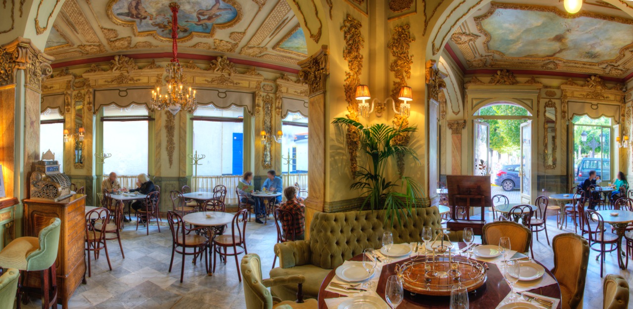Restaurants in Cadiz romantic style - Cafe Royalty